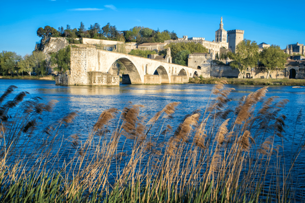 Ville d'Avignon avec mise en avant du pont