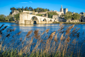 Ville d'Avignon avec mise en avant du pont