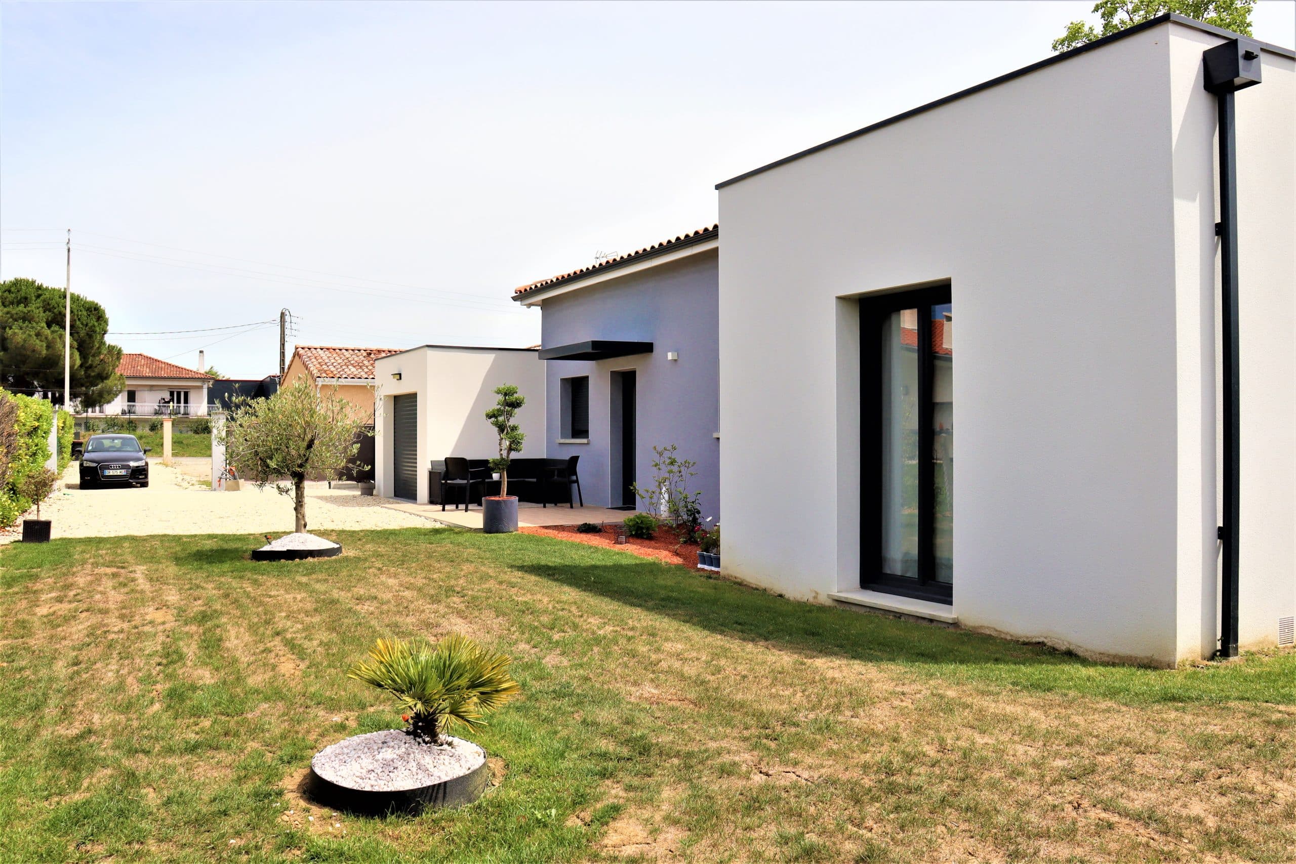 Maison moderne de plain-pied construite à Castelnau d'Estretefonds en Haute-Garonne