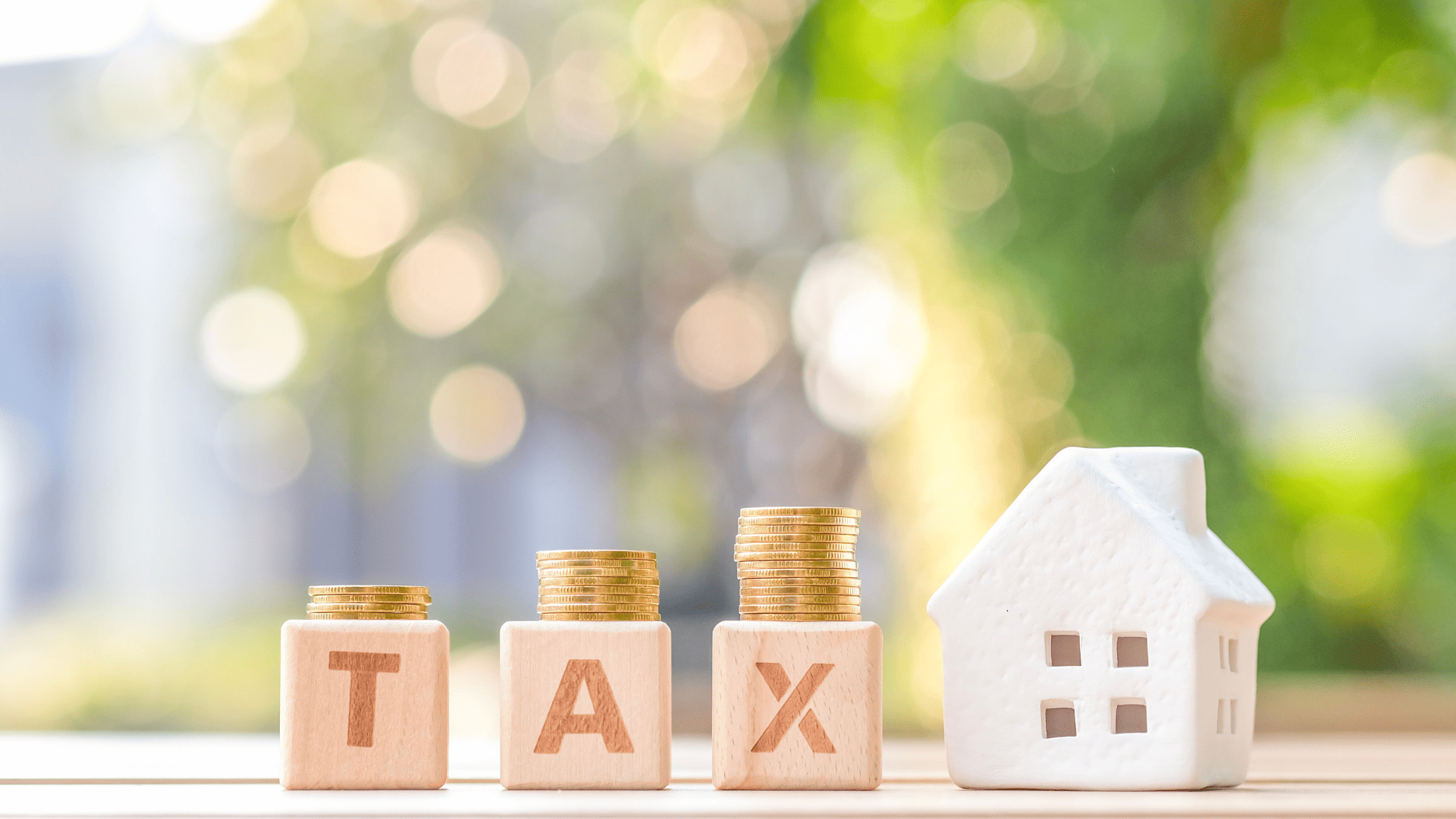 Construction maison : comment estimer les taxes et assurance ? 