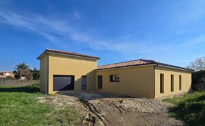 Maison plain pied avce enduit orange