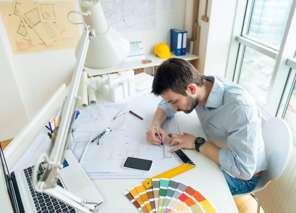 Dessinateur de bureau d'étude en maison individuelle