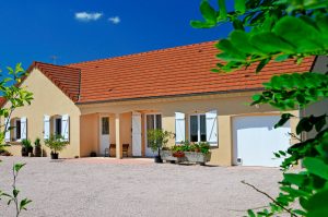 maison neuve volets bois - Maisons Clair Logis