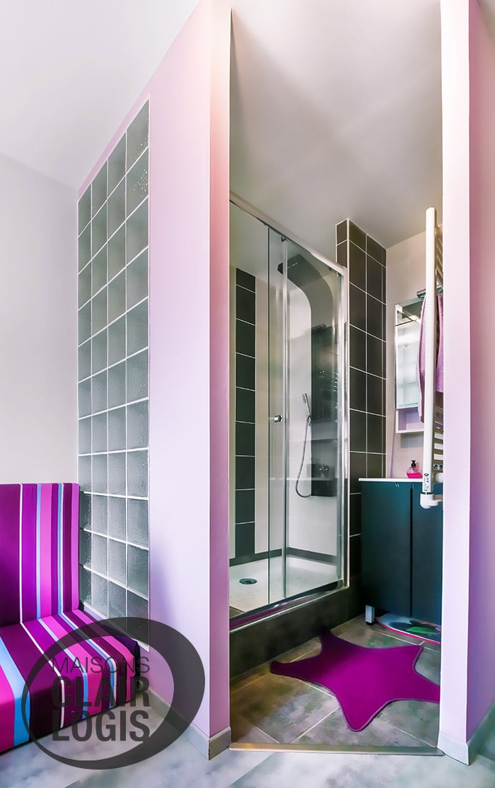 Chambre d'amis avec salle d'eau