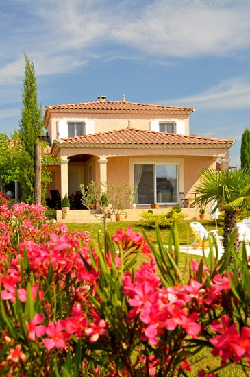 Villa neuve avec terrasse couverte - Maisons Clair Logis